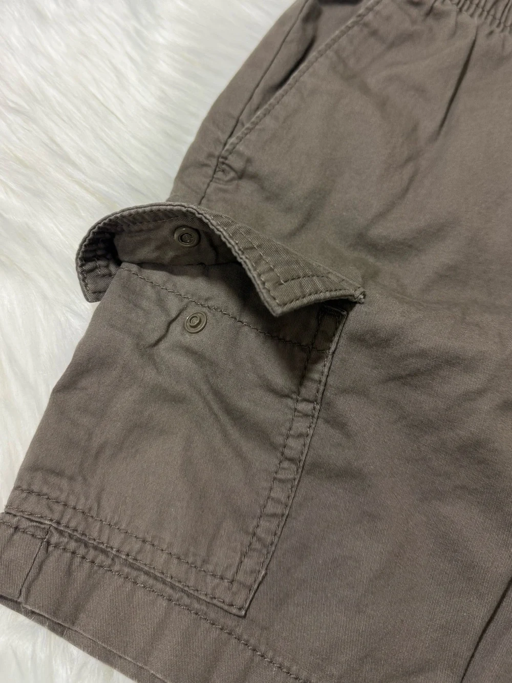 Old Navy Brown Pull-On Relaxed Fit Cargo Shorts - Boys Size M (8)